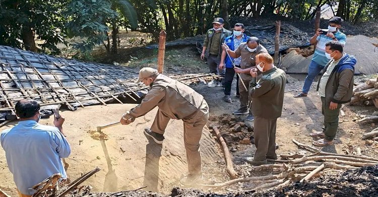 অবৈধ ৩২ টি কয়লা চুল্লি গুড়িয়ে দিয়েছে খাগড়াছড়ি বন বিভাগে