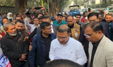 বিমান দুর্ঘটনায় হতাহতদের পরিবারের সঙ্গে তারেক রহমানের সাক্ষাৎ 