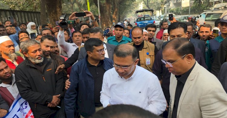 বিমান দুর্ঘটনায় হতাহতদের পরিবারের সঙ্গে তারেক রহমানের সাক্ষাৎ 