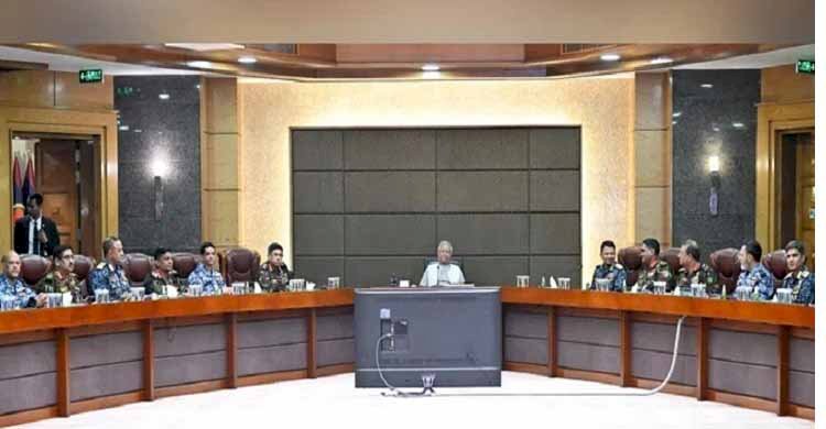 নির্বাচনে সশস্ত্র বাহিনীকে পেশাদারিত্ব ও নিরপেক্ষ ভূমিকার নির্দেশনা প্রধান উপদেষ্টার>
</div>
</div>
<div class=