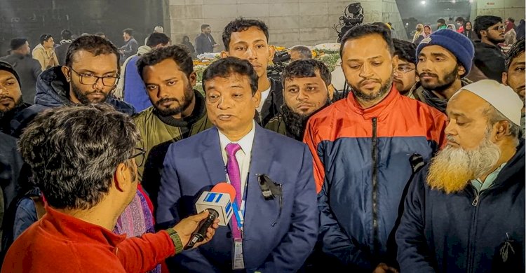 বেগম খালেদা জিয়া’র কবরে শেকৃবি ‘বৃহত্তর বগুড়া সমিতি’র শ্রদ্ধাঞ্জলি