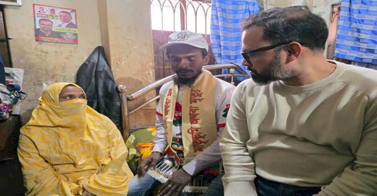 পল্লবীতে শহীদ মিরাজ ও শুভ'র পরিবারের পাশে আমিনুল হক