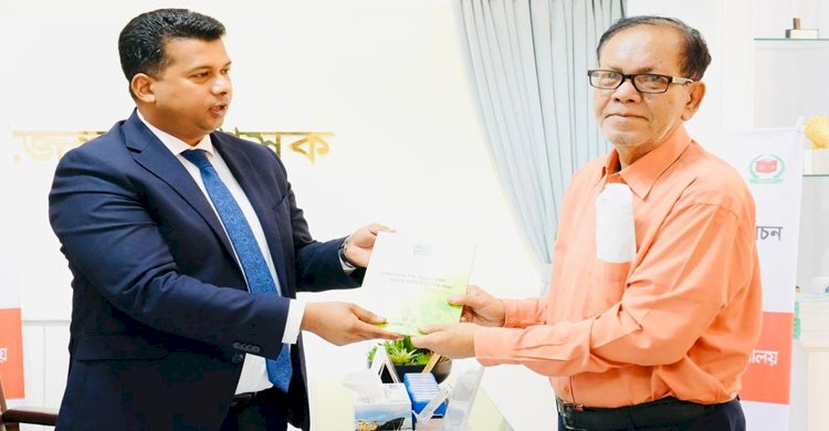 ৩৪ বছরের প্রাতঃভ্রমণের কৃতজ্ঞতা, ডিসি জাহিদের দপ্তরে লেখক