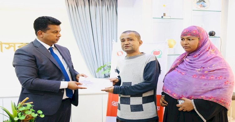 ব্যস্ততার মাঝেও অসহায়ের পাশে মানবিক ডিসি জাহিদুল ইসলাম মিঞা