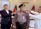 নতুন আইজিপিকে র‍্যাংক ব্যাজ পরিয়ে দিলেন প্রধানমন্ত্রী