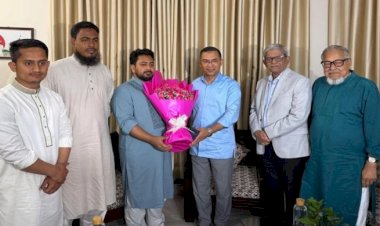 নাহিদ ইসলামের বাসায় তারেক রহমান