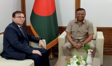 পররাষ্ট্র বিষয়ক উপদেষ্টা হুমায়ুন কবির-এর সঙ্গে ঢাকায় নিযুক্ত তুরস্কের রাষ্ট্রদূত রামিস সেন সৌজন্য সাক্ষাৎ