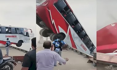 ৪০ যাত্রী নিয়ে পদ্মায় পড়ল বাস, দুজনের লাশ উদ্ধার