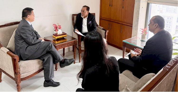 জনপ্রশাসন উপদেষ্টার সাথে ঢাকাস্থ চীন দূতাবাসের রাষ্ট্রদূতের সাক্ষাৎ 