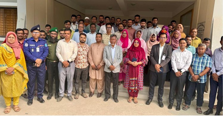 মানিকগঞ্জে আকস্মিক পরিদর্শনে জনপ্রশাসন প্রতিমন্ত্রী>
</div>
</div>
<div class=