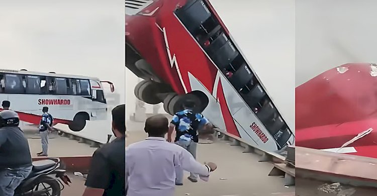 ৪০ যাত্রী নিয়ে পদ্মায় পড়ল বাস, দুজনের লাশ উদ্ধার