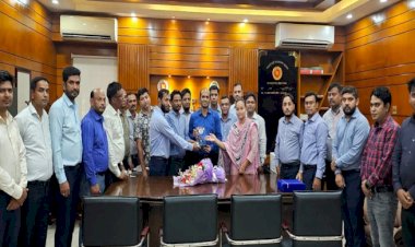 নবনিযুক্ত বন সংরক্ষক মিহির কুমার দোকে বিএফএ'র পক্ষ থেকে ফুলেল শুভেচ্ছা ও অভিনন্দন