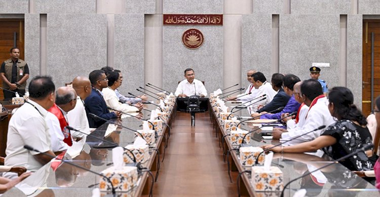 প্রধানমন্ত্রীর সঙ্গে প্রোটেস্ট্যান্ট চার্চের নেতৃবৃন্দের শুভেচ্ছা বিনিময়