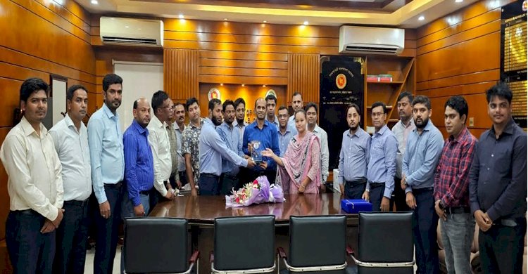 নবনিযুক্ত বন সংরক্ষক মিহির কুমার দোকে বিএফএ'র পক্ষ থেকে ফুলেল শুভেচ্ছা ও অভিনন্দন