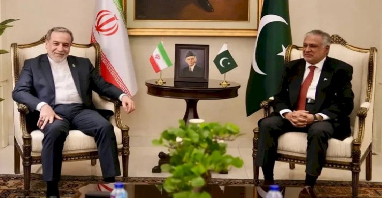 পাকিস্তানের প্রধানমন্ত্রীর সঙ্গে ইরানের পররাষ্ট্রমন্ত্রীর একান্ত বৈঠক