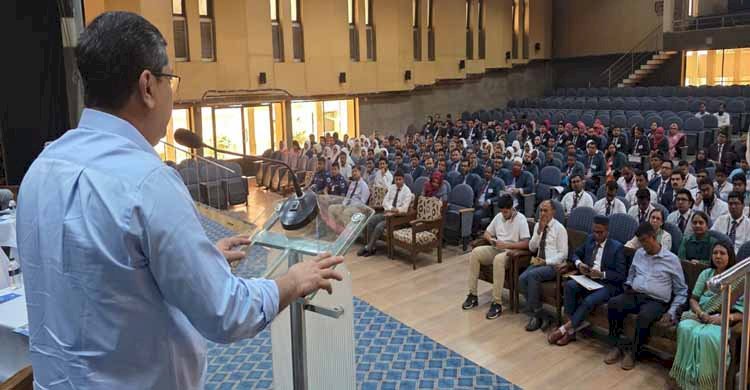 দক্ষ ও মানবিক প্রশাসন গড়ে তুলতে প্রশিক্ষণের বিকল্প নেই- প্রতিমন্ত্রী মীর শাহে আলম এমপি 