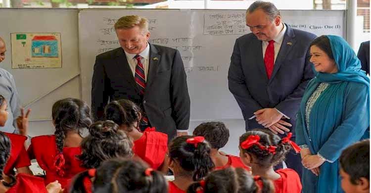 'সুরভি স্কুল’ পরিদর্শন করলেন মার্কিন বিশেষ দূত, শিশু কল্যাণে সহযোগিতার আশ্বাস