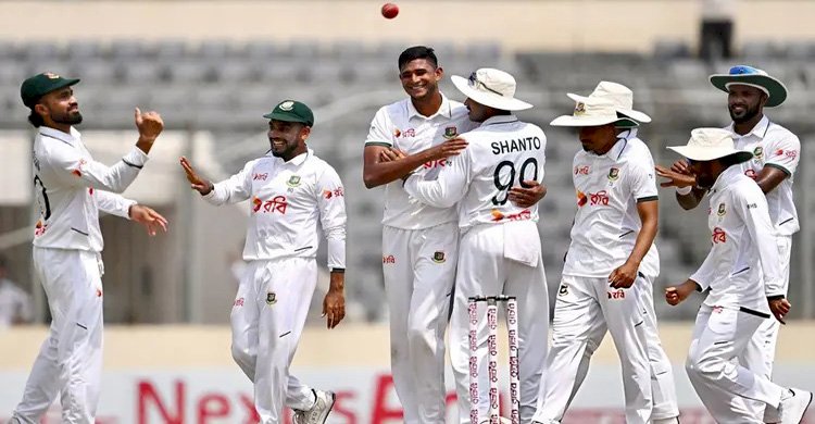 ঘরের মাঠে পাকিস্তানকে হারিয়ে ইতিহাস গড়ল বাংলাদেশ