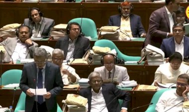 ত্রয়োদশ সংসদের প্রস্তাবিত বাজেট উত্থাপন করছেন অর্থমন্ত্রী