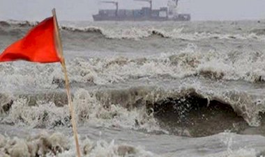 উত্তাল সমুদ্রের বিস্তারে বাড়ছে উপকূলবাসীর শঙ্কা