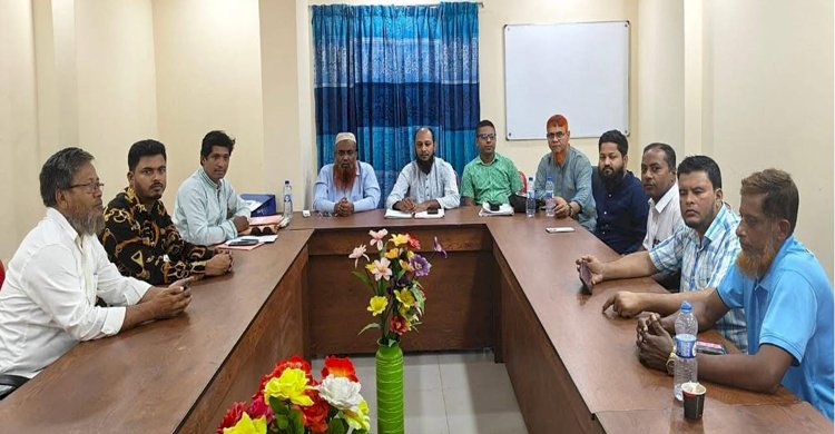 বরুড়া প্রেসক্লাবের নবনির্বাচিত কমিটির দায়িত্ব গ্রহণ