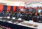 সুন্দরবনের কুখ্যাত ডাকাত ছোট জাহাঙ্গীর বাহিনীর প্রধানসহ ২৭ দস্যুর আত্মসমর্পণ