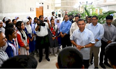 সংসদ অধিবেশন দেখতে আসা শিক্ষা প্রতিষ্ঠানের শিক্ষক ও শিক্ষার্থীদের সঙ্গে প্রধানমন্ত্রী সাক্ষাৎ 