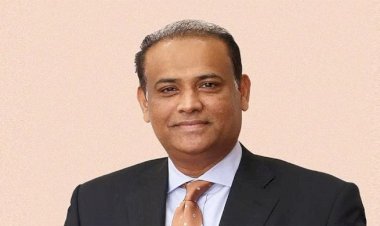 সাবেক ভূমিমন্ত্রীর ফ্ল্যাট থেকে উদ্ধার দেড় হাজার বিলাসবহুল পণ্য