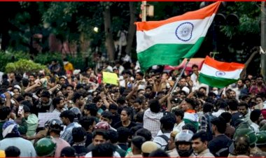 আন্দোলন প্রত্যাহার করল ককরোচ জনতা পার্টি