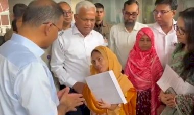 বিশেষ চাহিদাসম্পন্ন ৩ ব্যক্তির হাতে নিয়োগপত্র তুলে দিলেন প্রধানমন্ত্রী