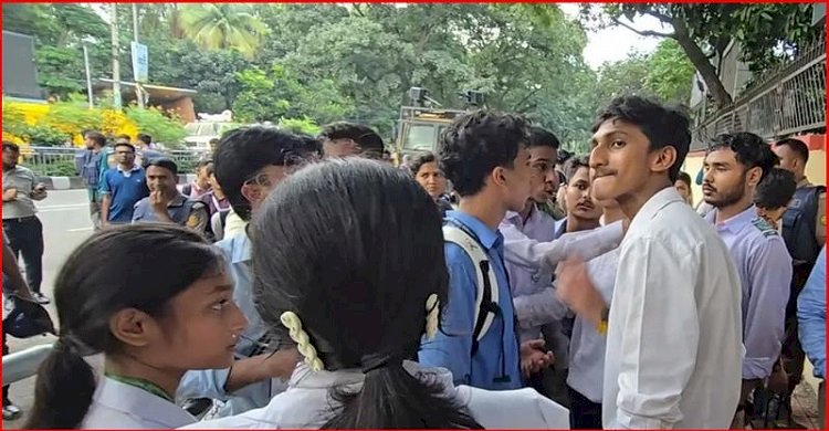 মন্ত্রীর পদত্যাগের দাবি বাদ, ছয় দফা দাবি নিয়ে সচিবালয়ে ৬ শিক্ষার্থী