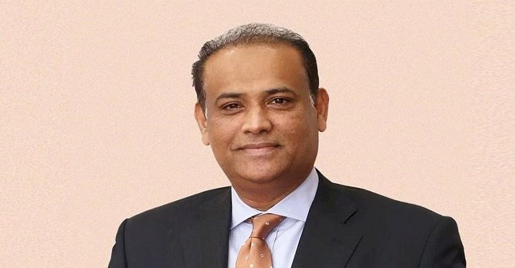 সাবেক ভূমিমন্ত্রীর ফ্ল্যাট থেকে উদ্ধার দেড় হাজার বিলাসবহুল পণ্য