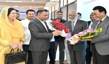 জাতিসংঘ সফর শেষে দেশে ফিরেছেন প্রধানমন্ত্রী