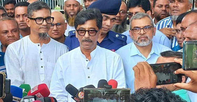 সংকট নেই, একটি অসাধুচক্র সার মজুতের চেষ্টা করছে: কৃষিমন্ত্রী