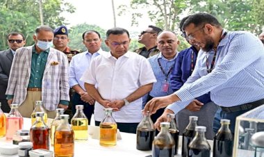 বর্জ্য থেকে জ্বালানি তেল উৎপাদনের প্রকল্প দেখলেন প্রধানমন্ত্রী