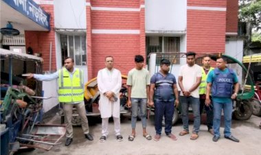 নড়াইলে চারটি চোরাই ইজিবাইক ও মোটরসাইকেলসহ গ্রেপ্তার ৩